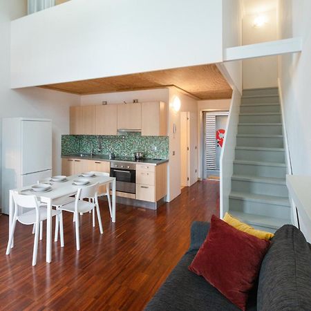 Ferienwohnung White And Brown Exclusive Loft With Terrace - Free Parking - M2 Station Mailand Exterior foto